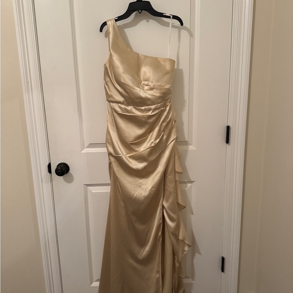 Elegant One-Shoulder Cream Dress